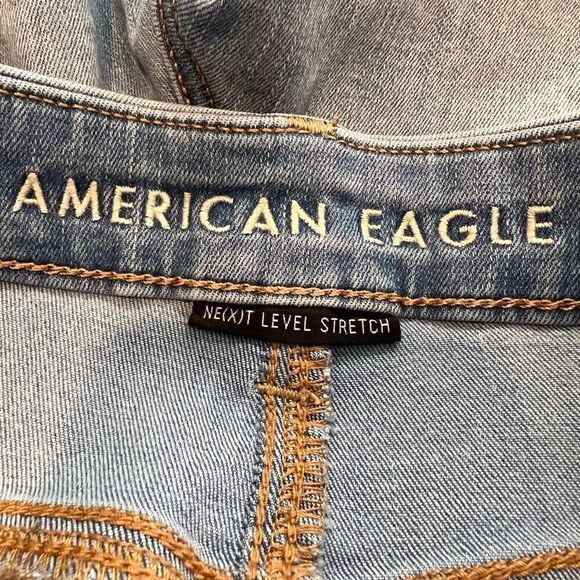 American Eagle Ne(x)t Level Stretch High Rise Button Down Denim Shorts Size 8 - Picture 3 of 5